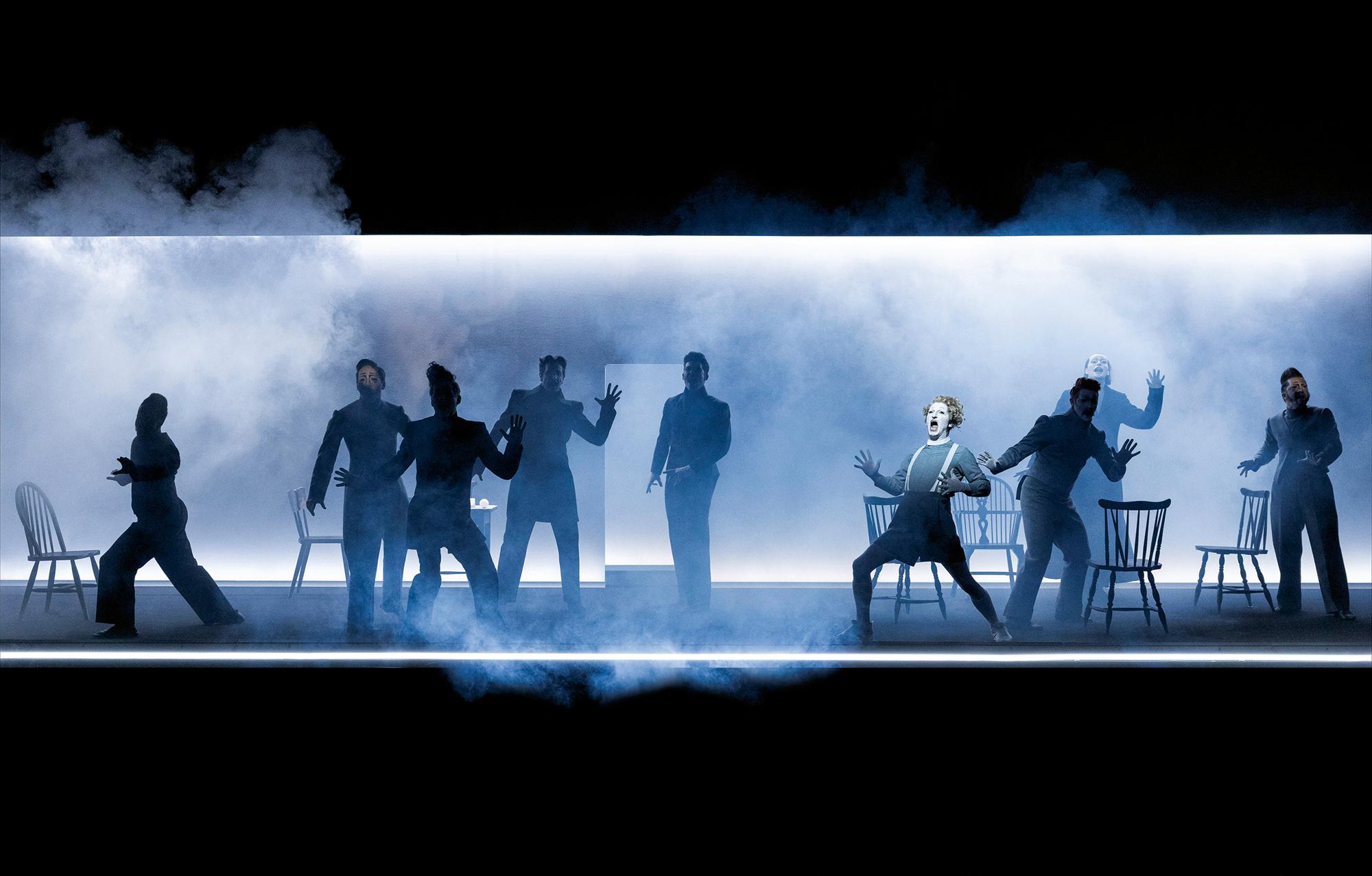 „Moby Dick“ von Herman Melville. Regie, Bühne, Licht Robert Wilson, Songs und Lyrics Anna Calvi, Düsseldorfer Schauspielhaus, 2024