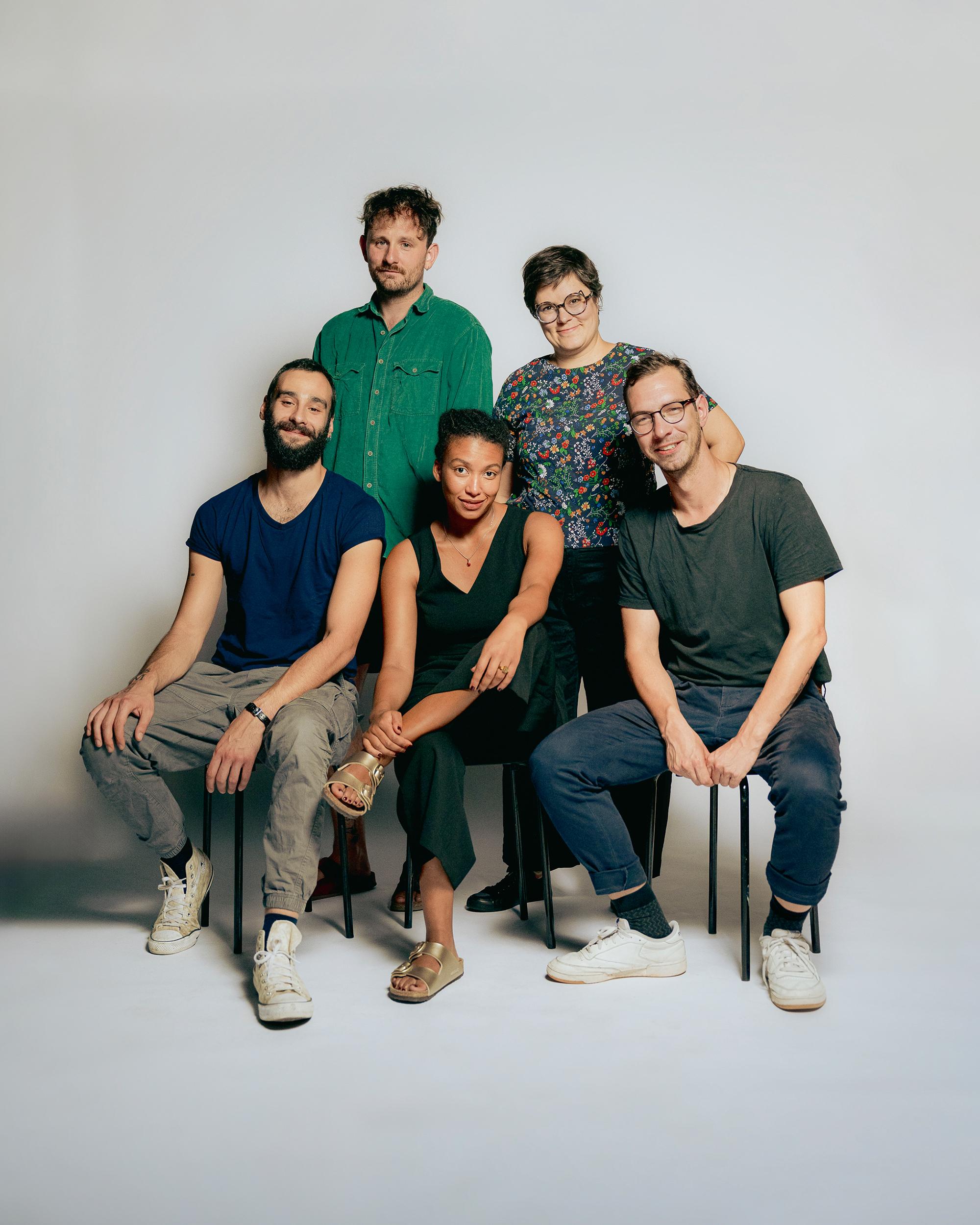 Azeret Koua, Céline Karow, Daniele Szeredy, Josef Bäcker und Lukas Pergande, seit September 2024 die künstlerische Leitung des Theaterhaus Jena