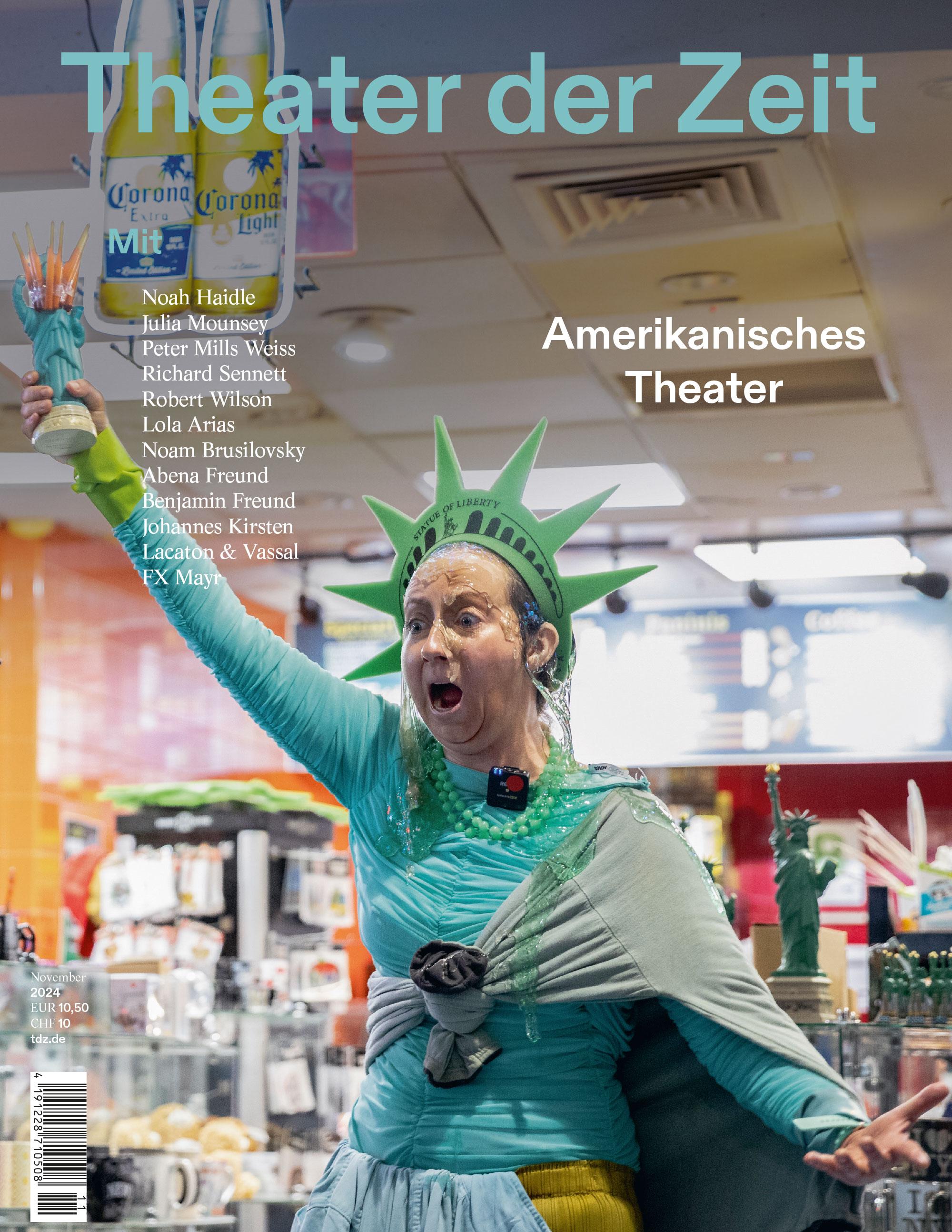 Amerikanisches Theater Alex Tatarsky in „The Future Is For/ Boating“ von Pat Oleszkos, kuratiert von ACOMPI für die Galerie David Peter Francis, Juni 2024, vor dem Lady Liberty Deli im St. George Terminal, Staten Island, New York