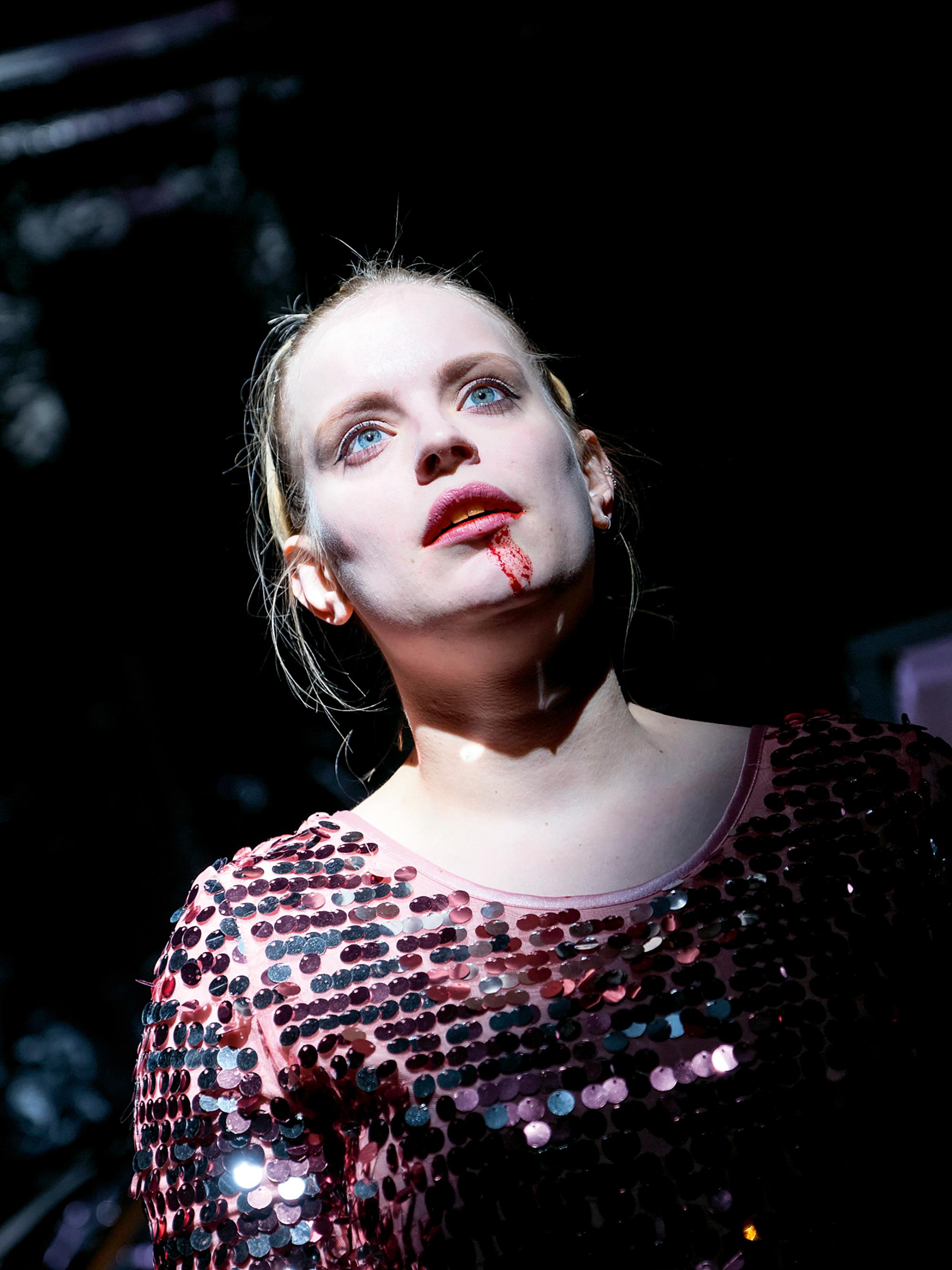 Szene aus „Geisterstück“ von Fabienne Dür am Zimmertheater Tübingen