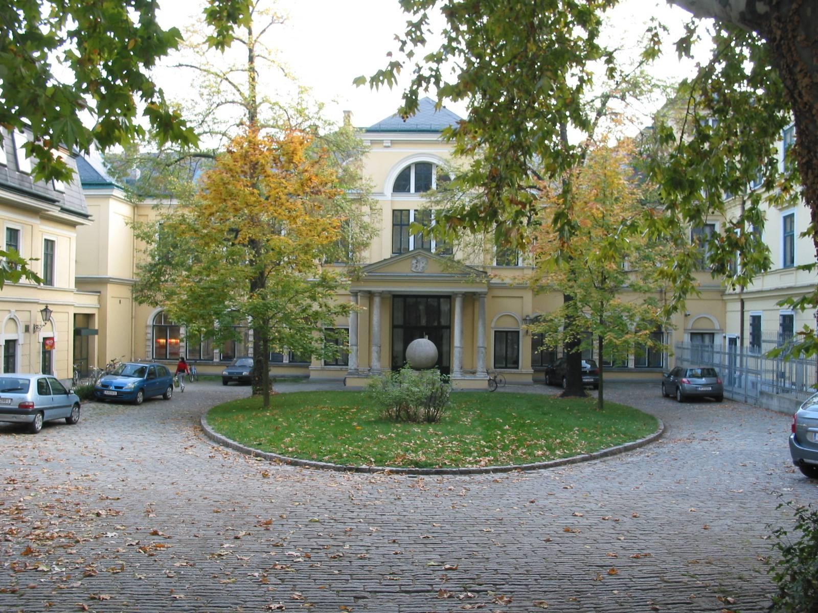 de: Palais Cumberland (Reinhardt-Seminar) in Wien
en: Palais Cumberland (Reinhardt-Seminar) in Vienna