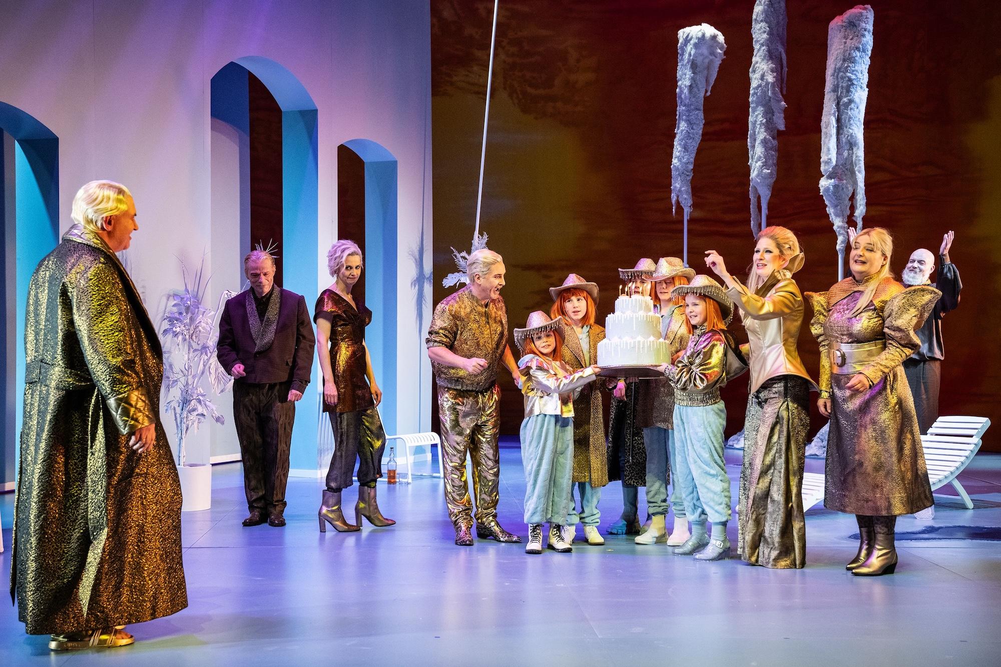 Der Plantagenbesitzer Big Daddy ist von seiner Familie tief enttäuscht: „Die Katze auf dem heißen Blechdach“ nach Tennessee Williams in der Regie von Holger Schultze am Theater Heidelberg